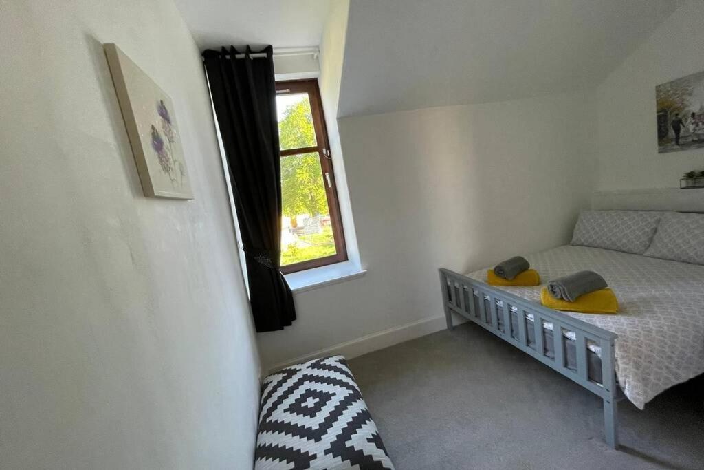 No 10 Immaculate City Centre, Top Floor 2 Bed Flat With Free Parking Inverness Exterior foto